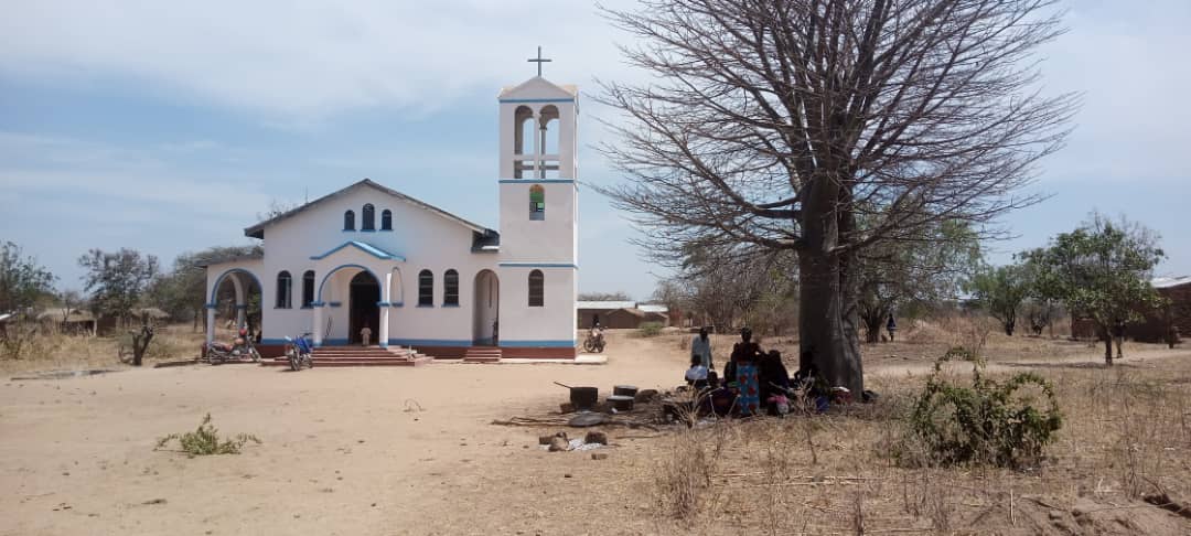 Sfinții Cosma și Damian – ocrotitorii parohiei din satul Mapogoro