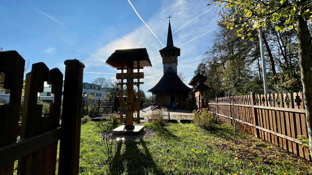 PS Sofian l-a instalat pe noul paroh al Bisericii „Buna Vestire” din München