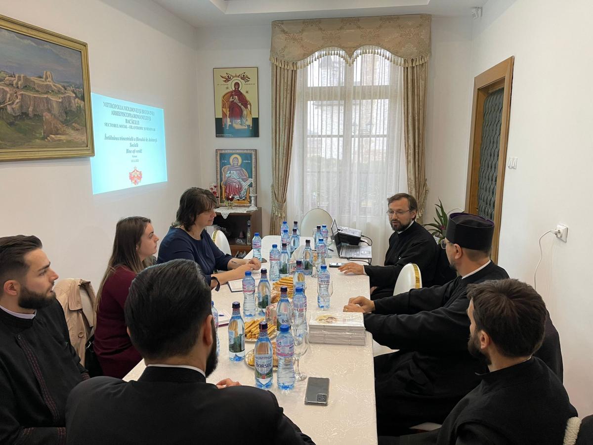 Întâlnirea asistenților sociali din protopopiatele Eparhiei Romanului și Bacăului Întâlnirea asistenților sociali din protopopiatele Eparhiei Romanului și Bacăului