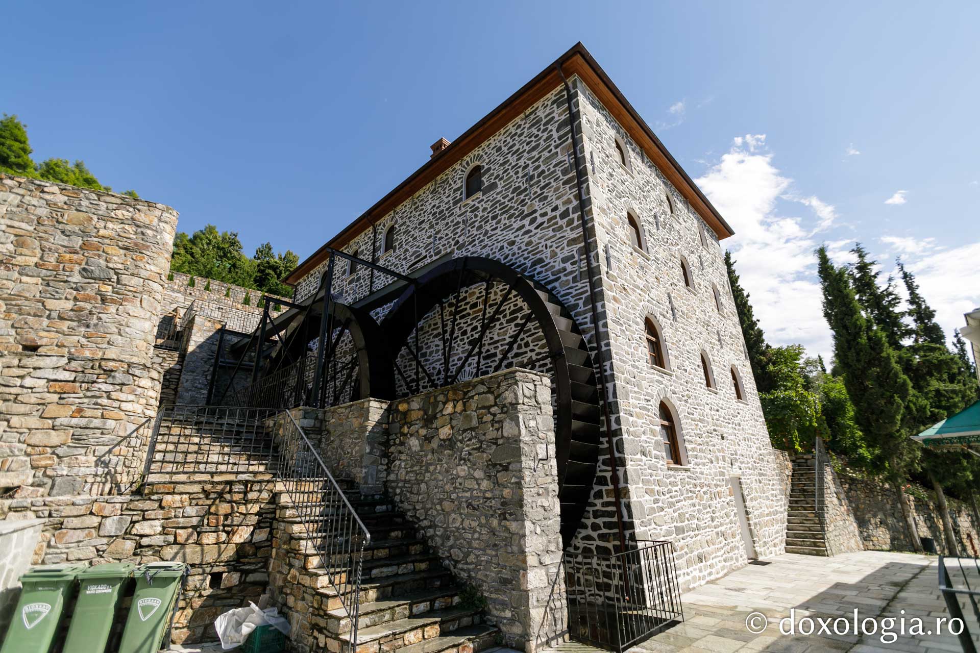 Pelerin pe urmele Sfântului Siluan Athonitul la moara Mănăstirii Rusikon moara Mănăstirii Rusikon