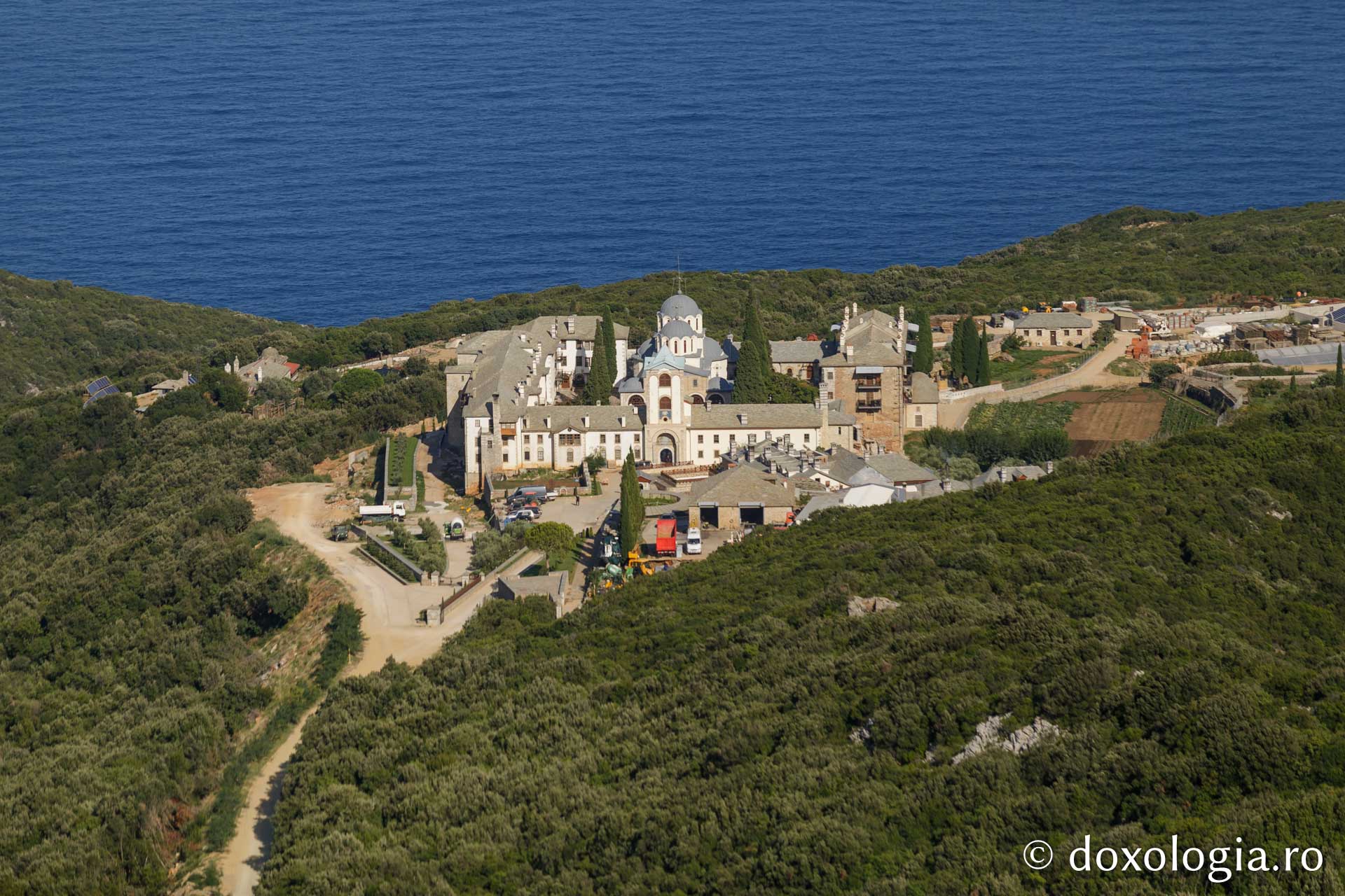 Schitul Prodromu – vedere de ansamblu dinspre vest / Foto: Pr. Silviu Cluci Schitul Prodromu