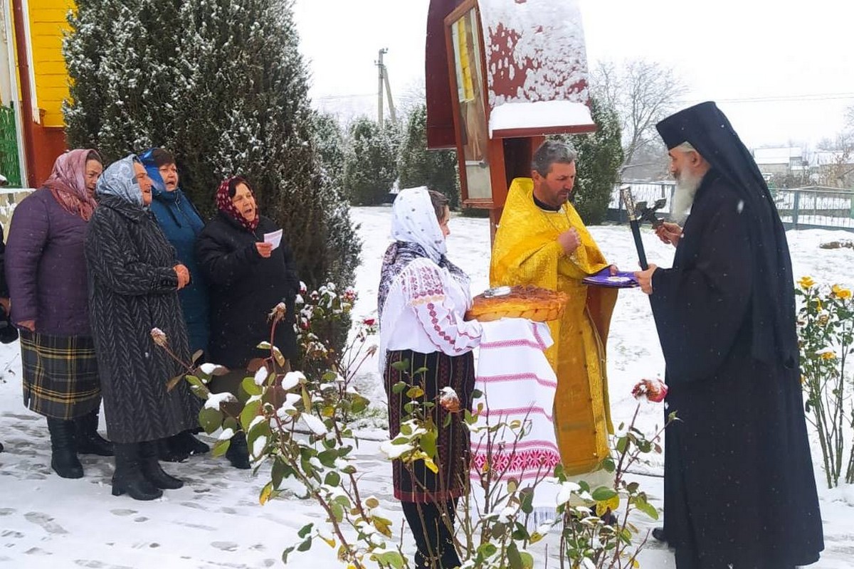 Liturghie arhierească în Parohia Gârbova-Ocniţa