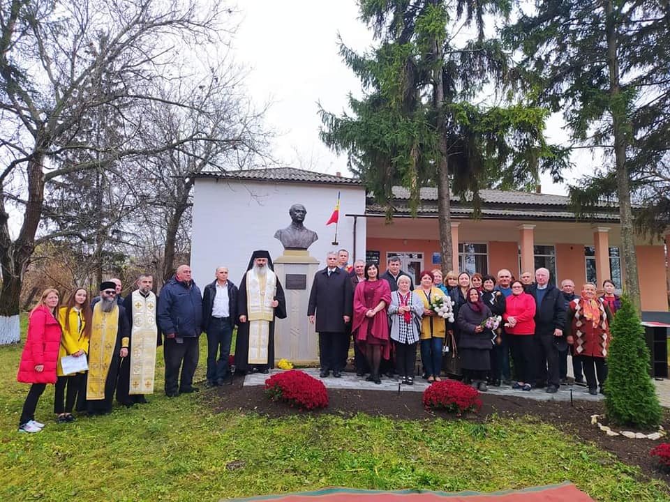 Bustul filantropului Vasile Stroescu a fost sfințit