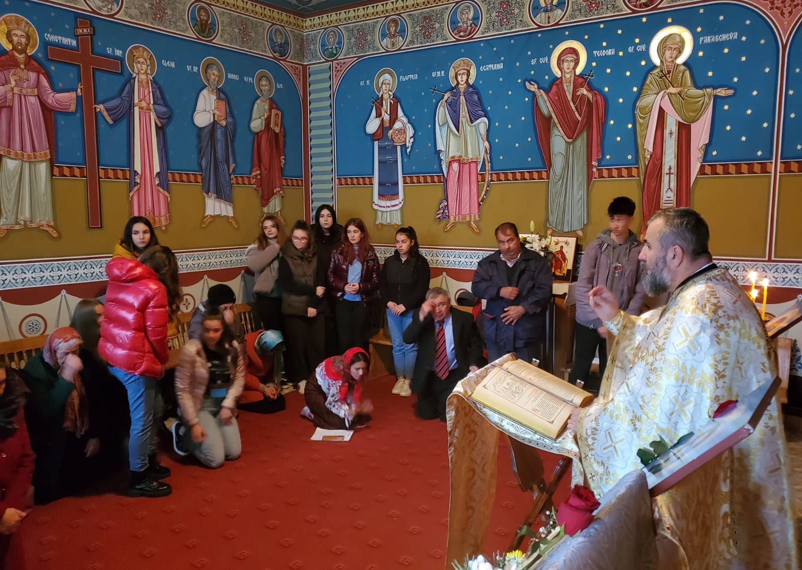 Două decenii de existenţă a paraclisului Colegiului Tehnic „Gheorghe Asachi” din Onești Două decenii de existenţă a paraclisului Colegiului Tehnic „Gheorghe Asachi” din Onești