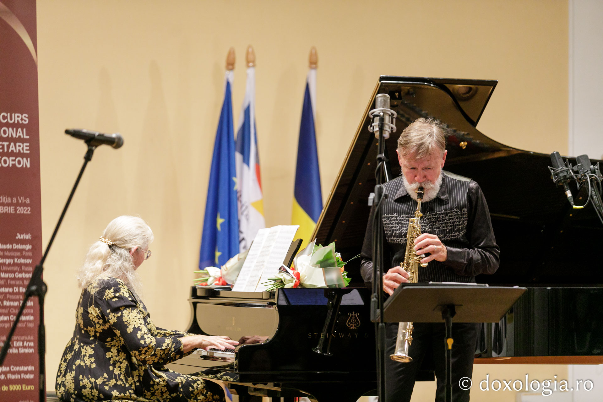 Recunoștință pentru artă: Părintele Claude Delangle a primit, la Iași, „Crucea Sfântului Ierarh Dosoftei”