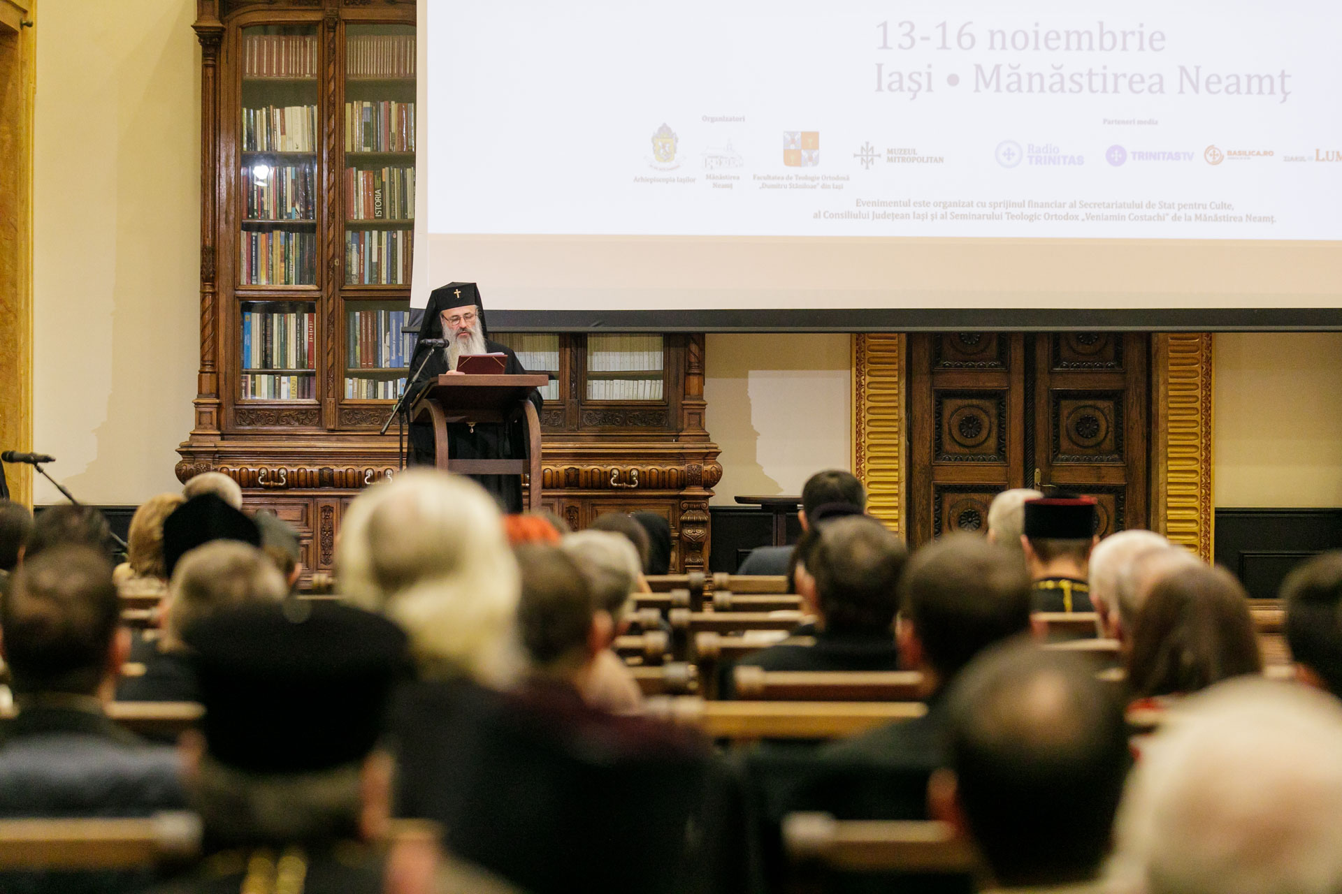 Au fost deschise lucrările Simpozionului internațional dedicat Sfântului Paisie de la Neamț