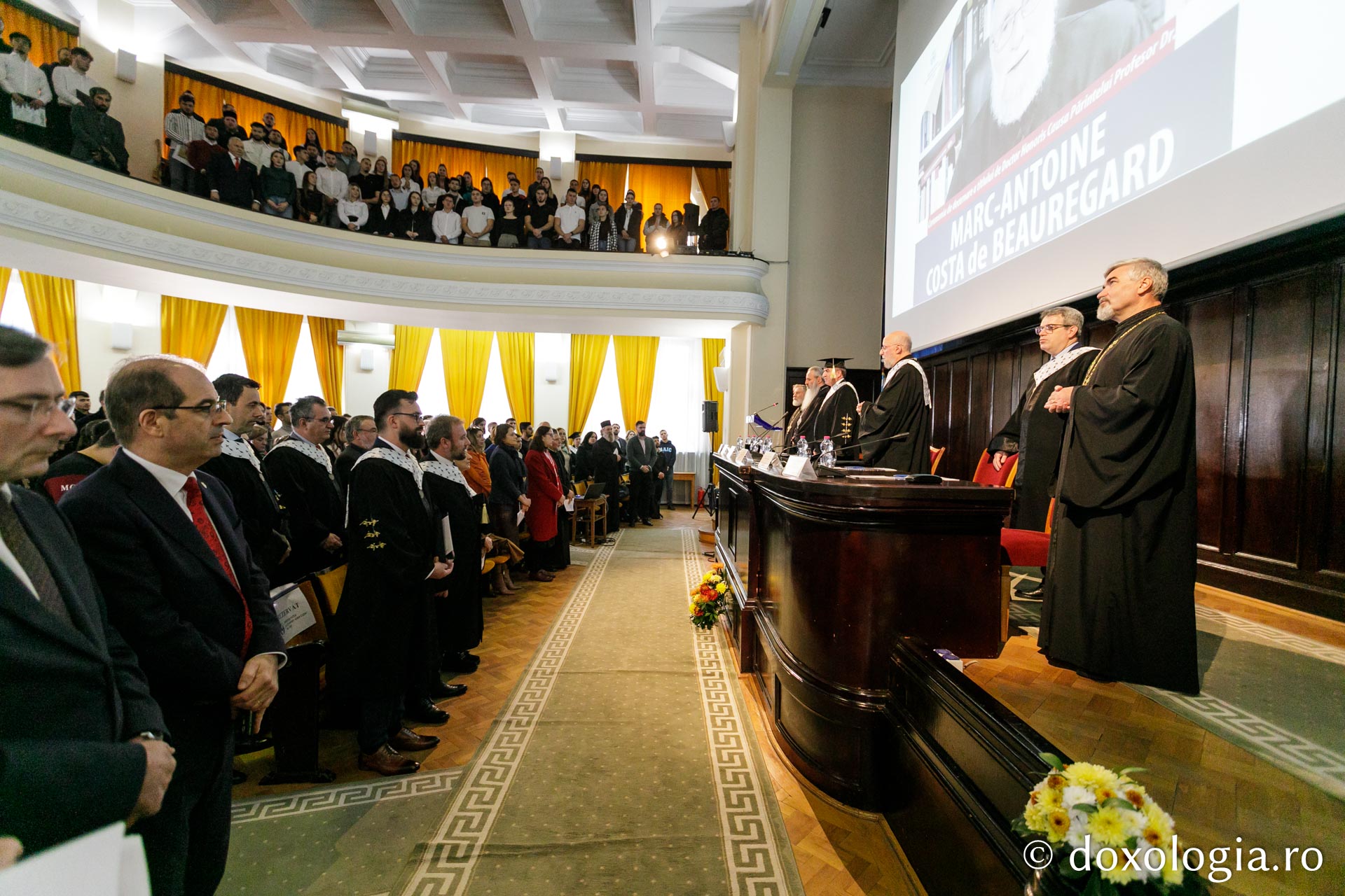 Iași: Părintele Marc-Antoine Costa de Beauregard a primit titlul de Doctor Honoris Causa din partea Universității „Alexandru Ioan Cuza”