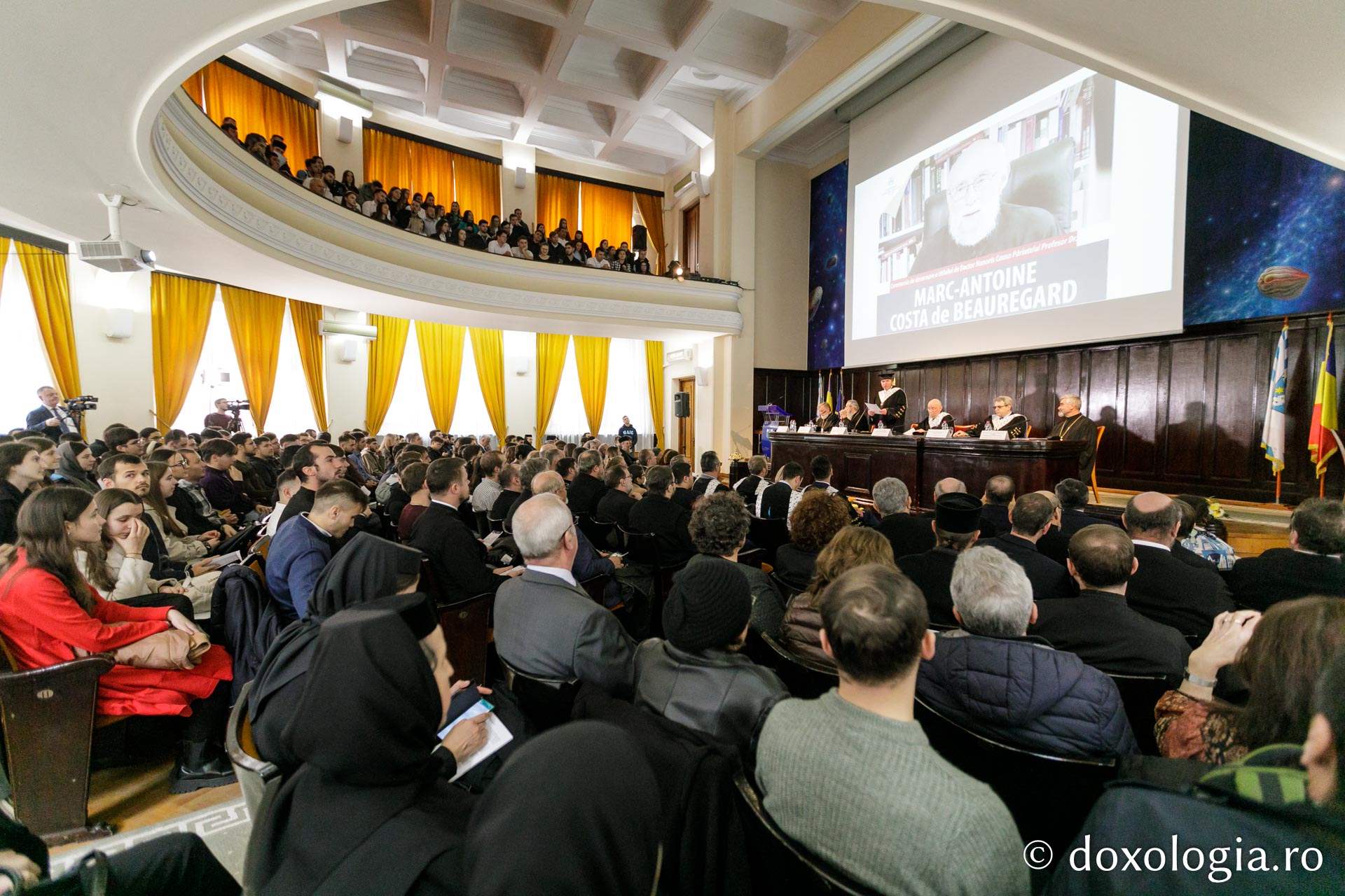 Iași: Părintele Marc-Antoine Costa de Beauregard a primit titlul de Doctor Honoris Causa din partea Universității „Alexandru Ioan Cuza”