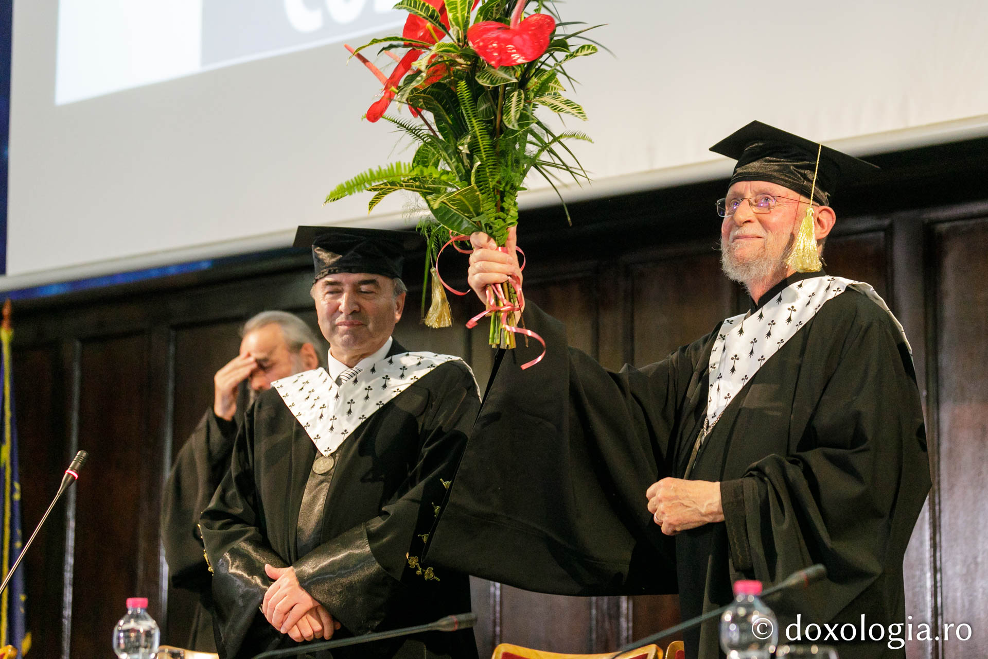 Iași: Părintele Marc-Antoine Costa de Beauregard a primit titlul de Doctor Honoris Causa din partea Universității „Alexandru Ioan Cuza”
