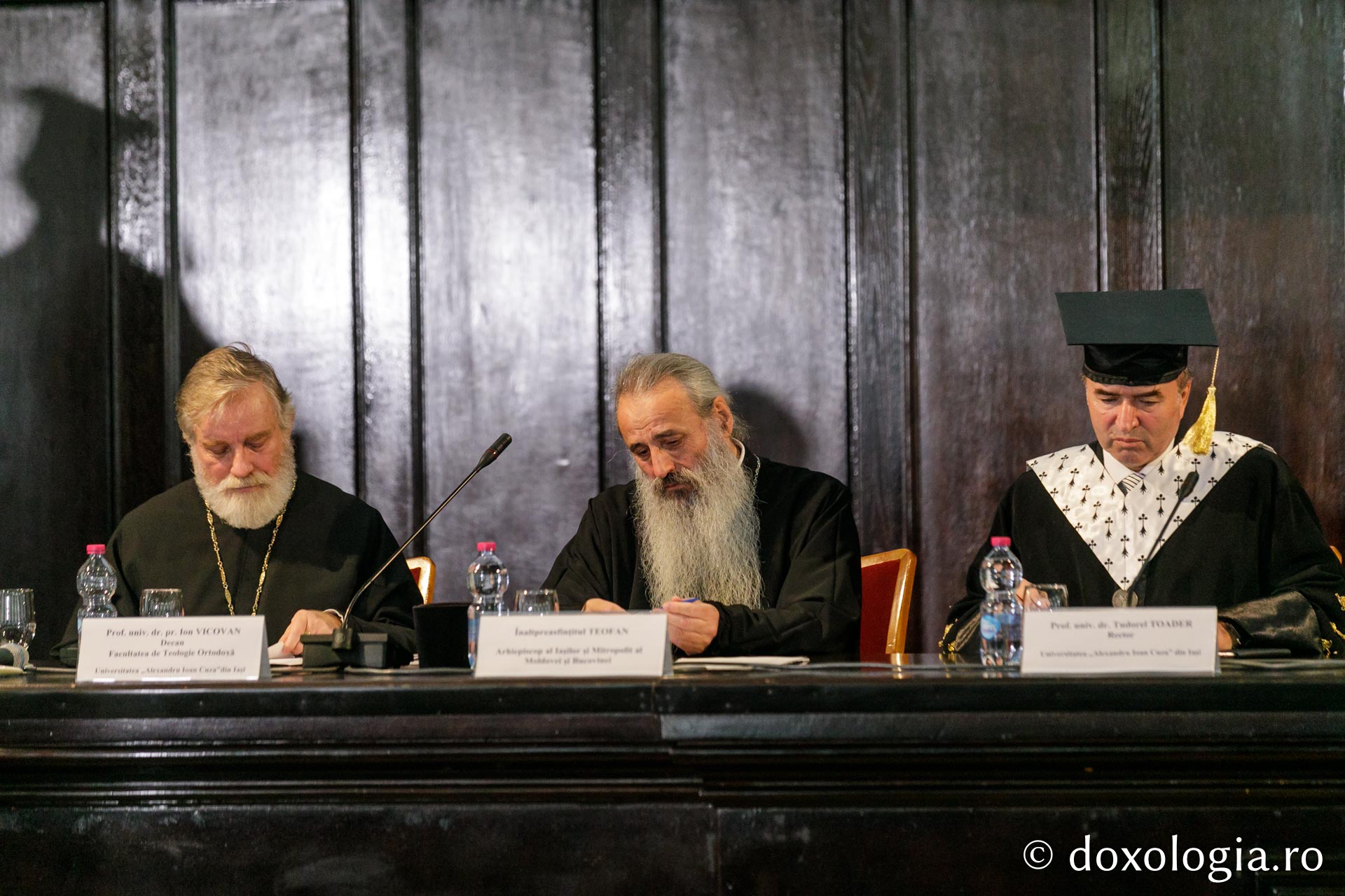 Iași: Părintele Marc-Antoine Costa de Beauregard a primit titlul de Doctor Honoris Causa din partea Universității „Alexandru Ioan Cuza”