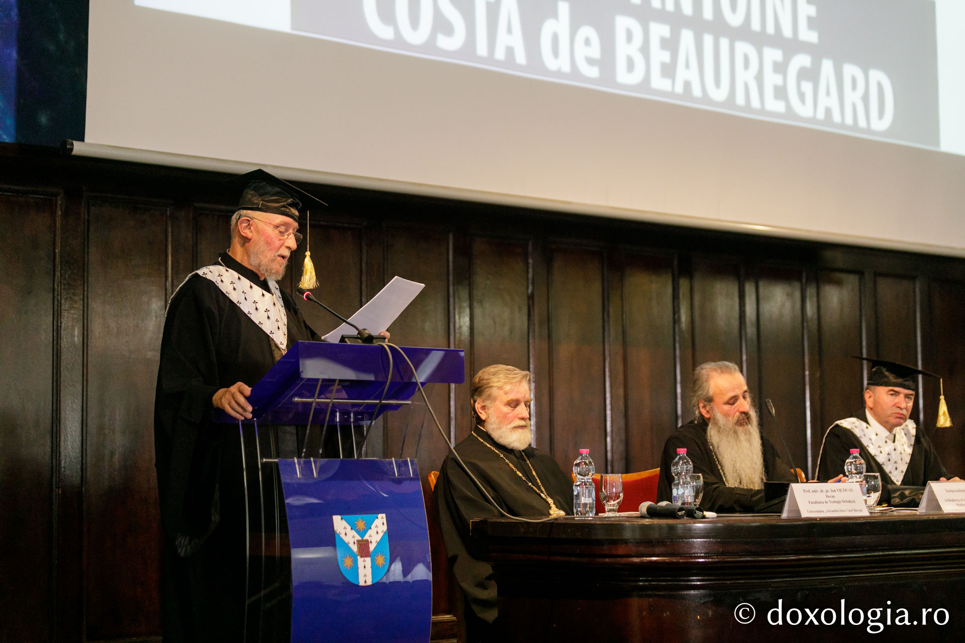 Iași: Părintele Marc-Antoine Costa de Beauregard a primit titlul de Doctor Honoris Causa din partea Universității „Alexandru Ioan Cuza”