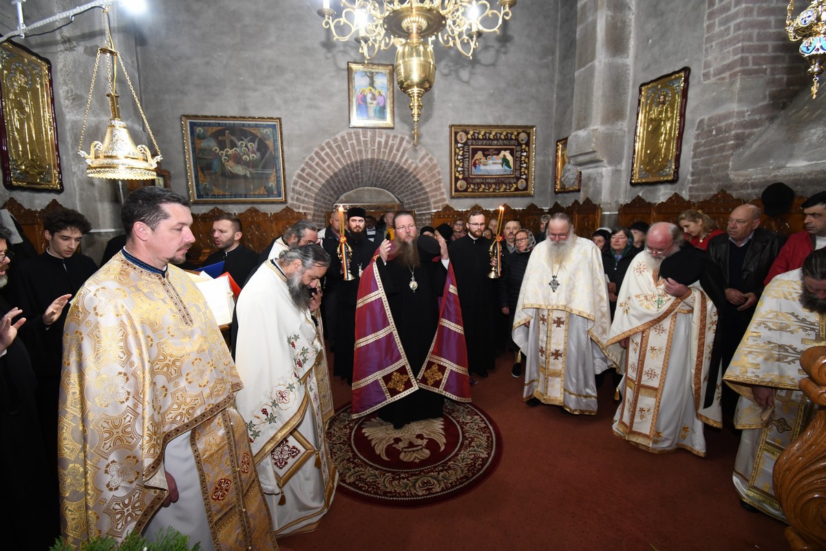 Liturghie arhierească la hramul Mănăstirii Războieni, judeţul Neamţ