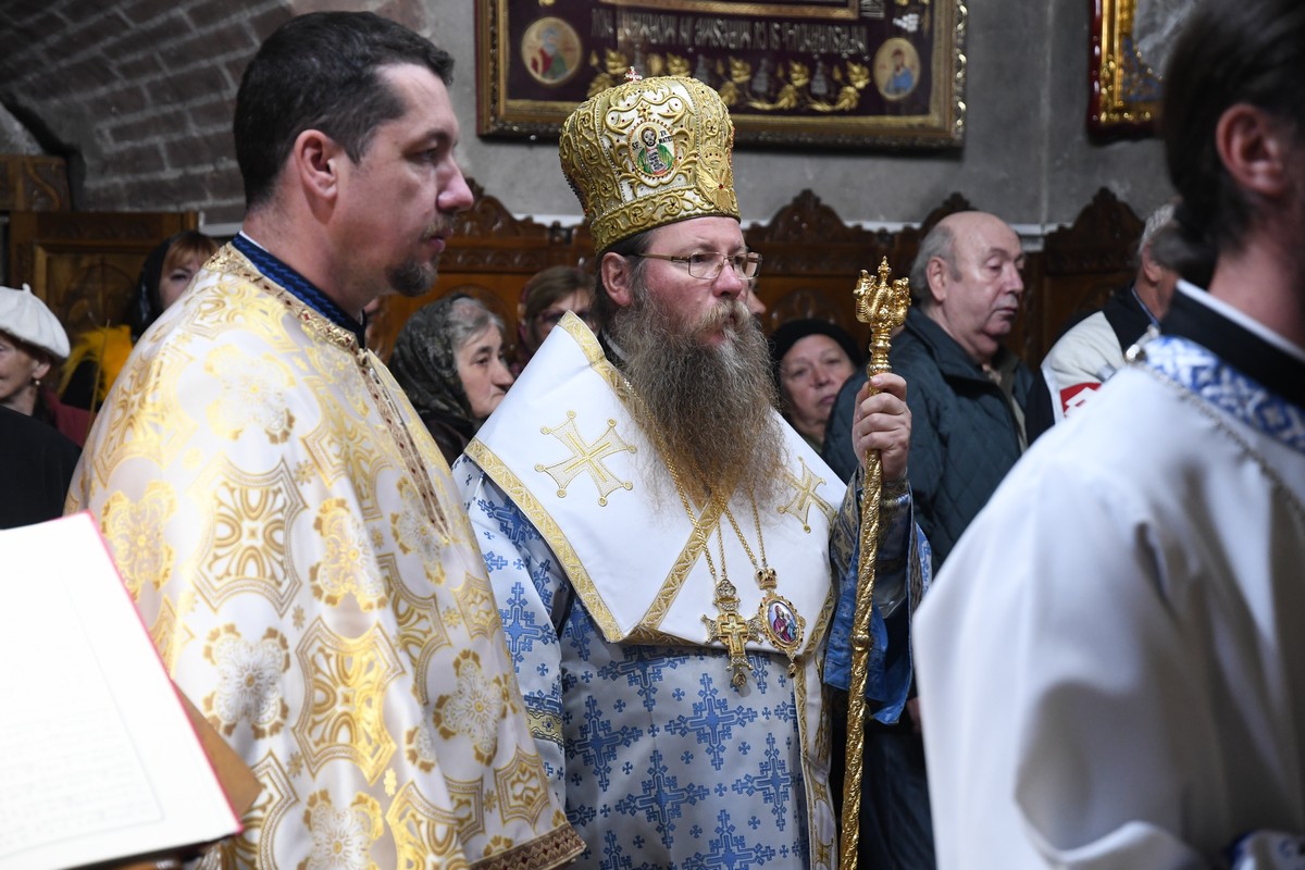 Liturghie arhierească la hramul Mănăstirii Războieni, judeţul Neamţ