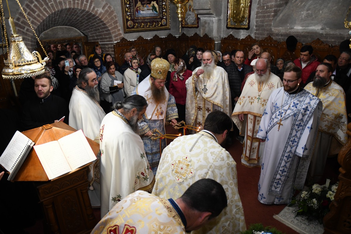 Liturghie arhierească la hramul Mănăstirii Războieni, judeţul Neamţ