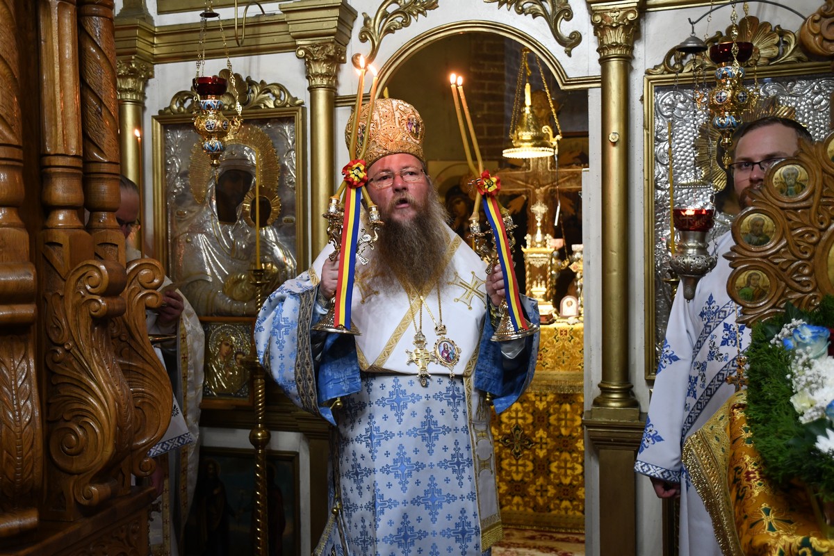 Liturghie arhierească la hramul Mănăstirii Războieni, judeţul Neamţ