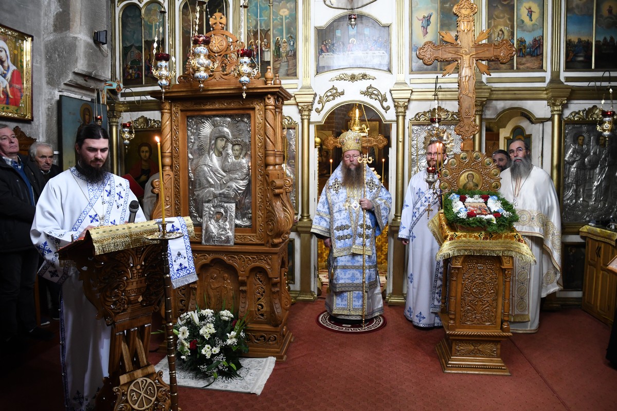 Liturghie arhierească la hramul Mănăstirii Războieni, judeţul Neamţ