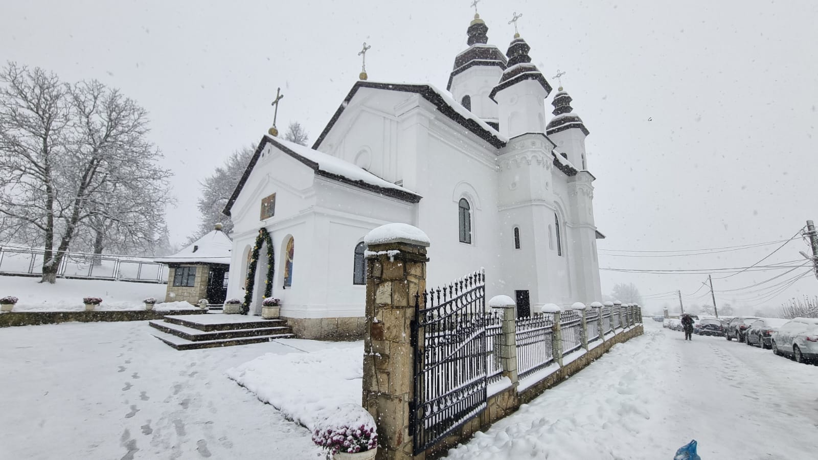 Binecuvântare arhierească la Hramul Schitului Vovidenia al Mănăstirii Neamț Binecuvântare arhierească la Hramul Schitului Vovidenia al Mănăstirii Neamț