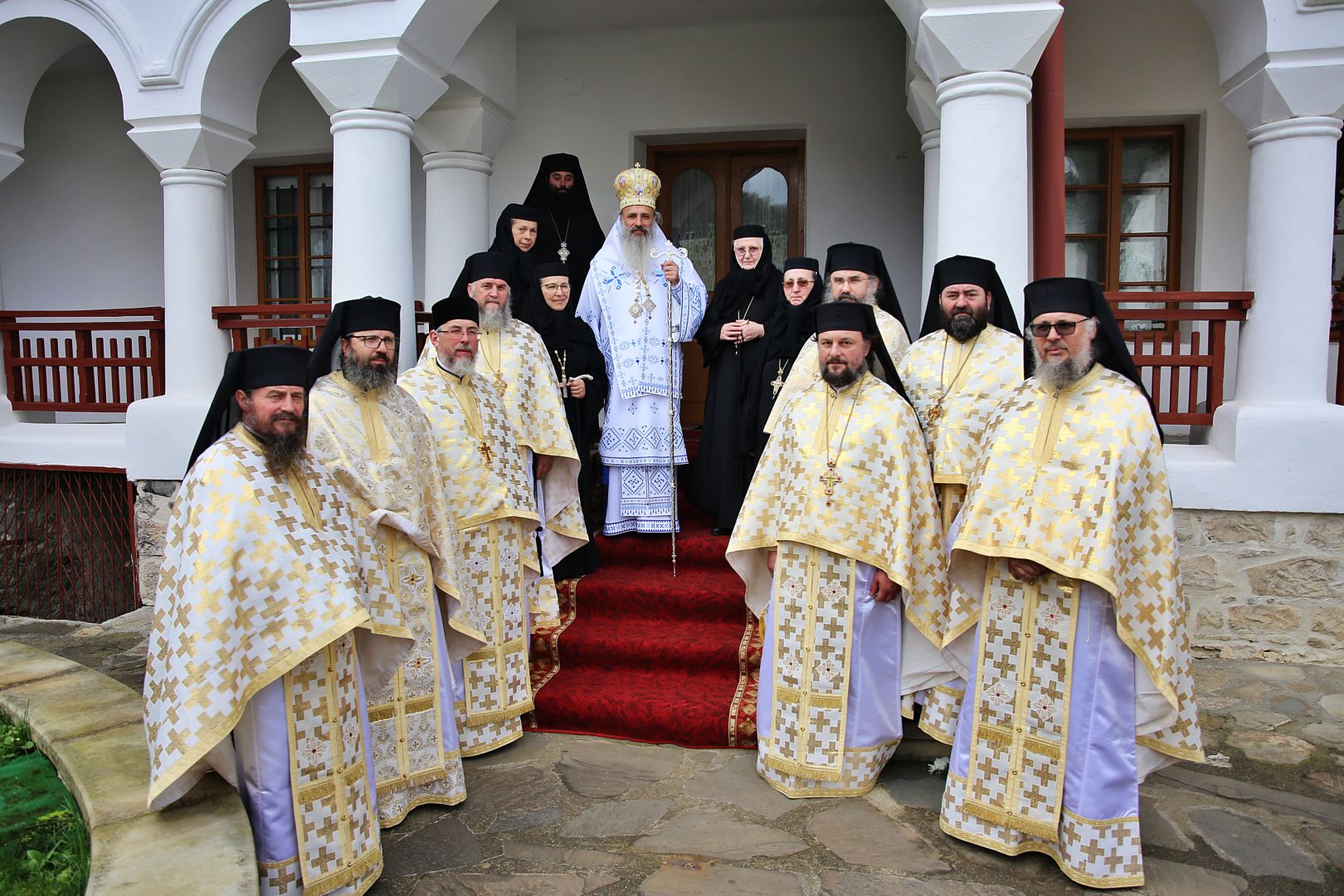 IPS Teofan, la hramul Mănăstirii Agapia: „Să tindem spre a ne îmbrăca în haină de înger”