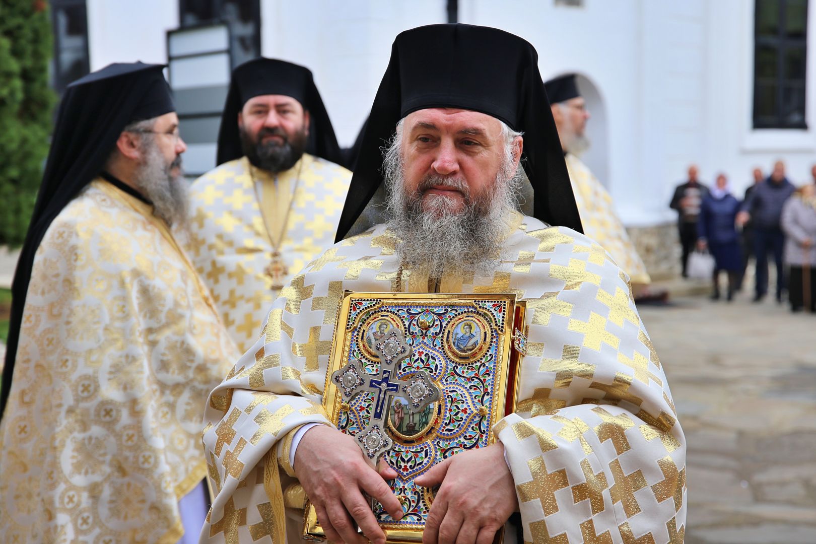 IPS Teofan, la hramul Mănăstirii Agapia: „Să tindem spre a ne îmbrăca în haină de înger”