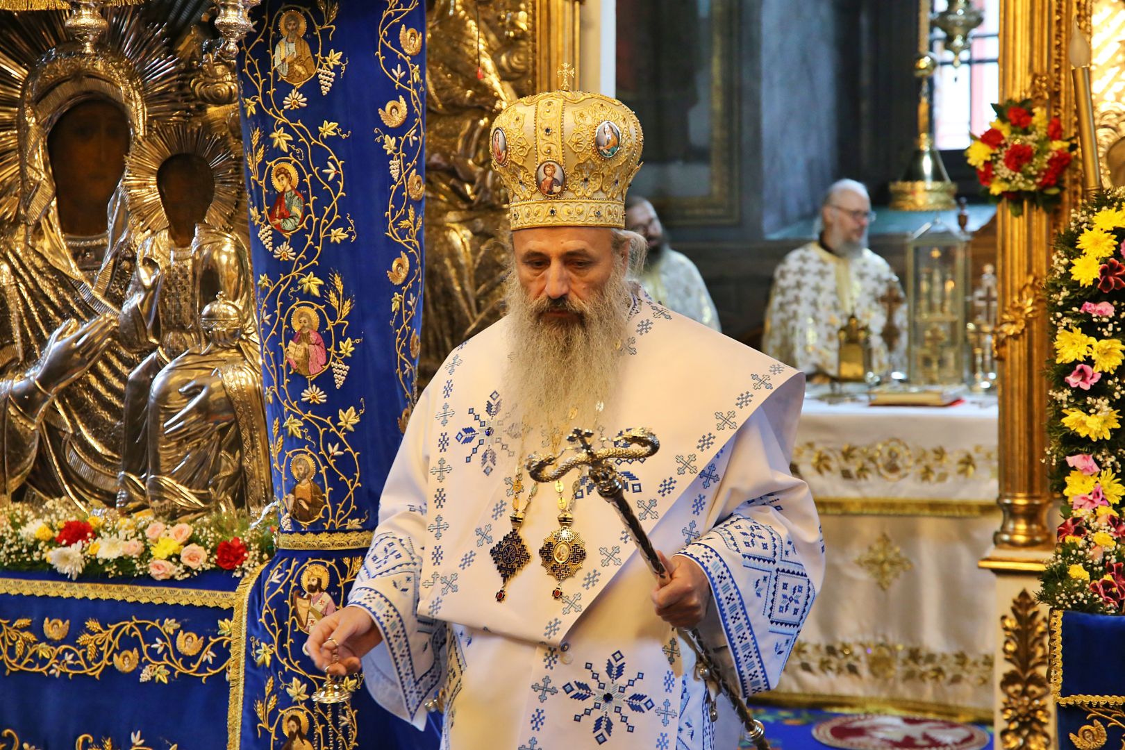 IPS Teofan, la hramul Mănăstirii Agapia: „Să tindem spre a ne îmbrăca în haină de înger”