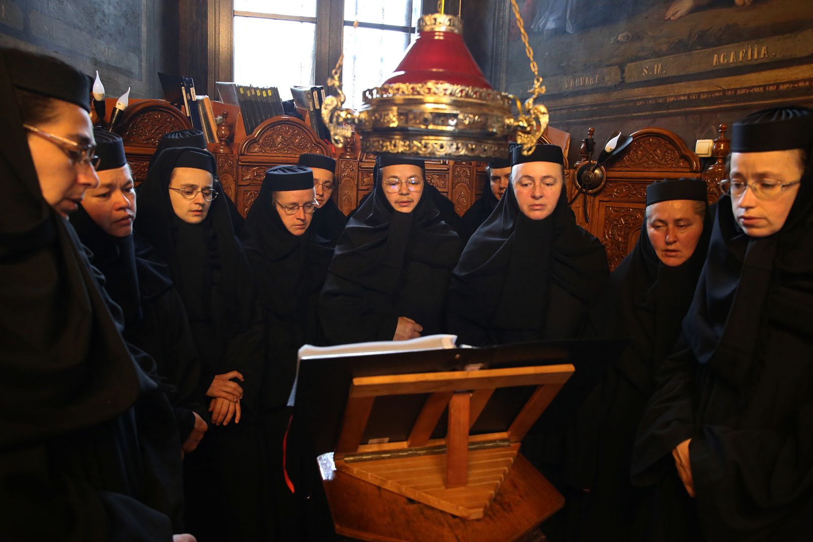 IPS Teofan, la hramul Mănăstirii Agapia: „Să tindem spre a ne îmbrăca în haină de înger”