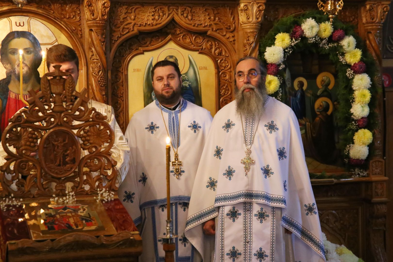 Foto: Flavius Popa Slujbă arhierească la hramul Mănăstirii Peștera. PS Nichifor Botoșăneanul: „Dumnezeu are un plan de mântuire cu fiecare”