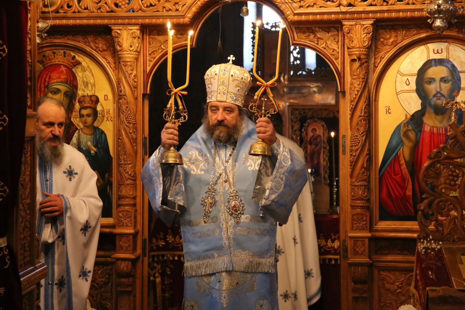 Foto: Flavius Popa Slujbă arhierească la hramul Mănăstirii Peștera. PS Nichifor Botoșăneanul: „Dumnezeu are un plan de mântuire cu fiecare”