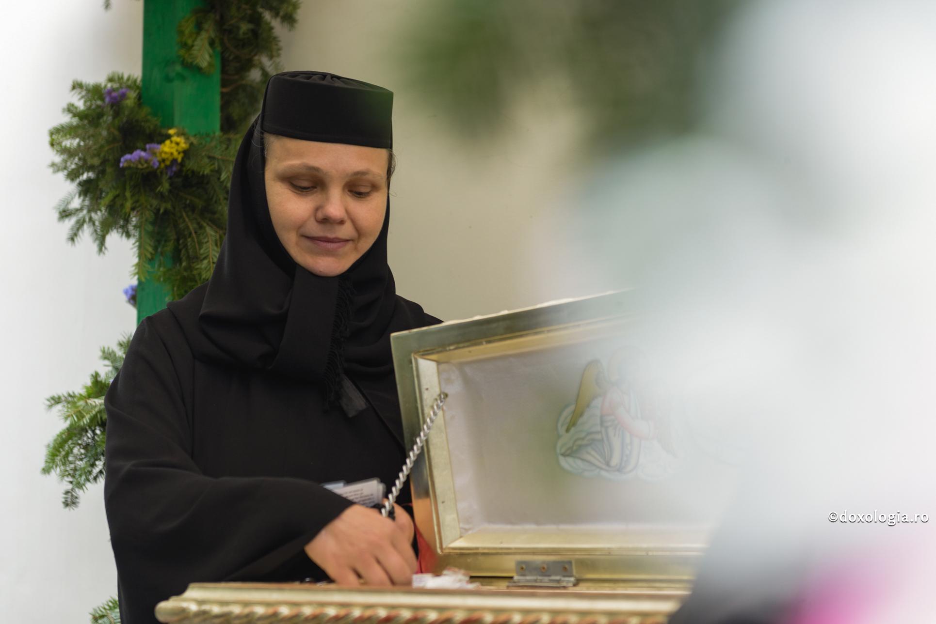 Bucurați-vă! Însă privind la cele ce nu se văd