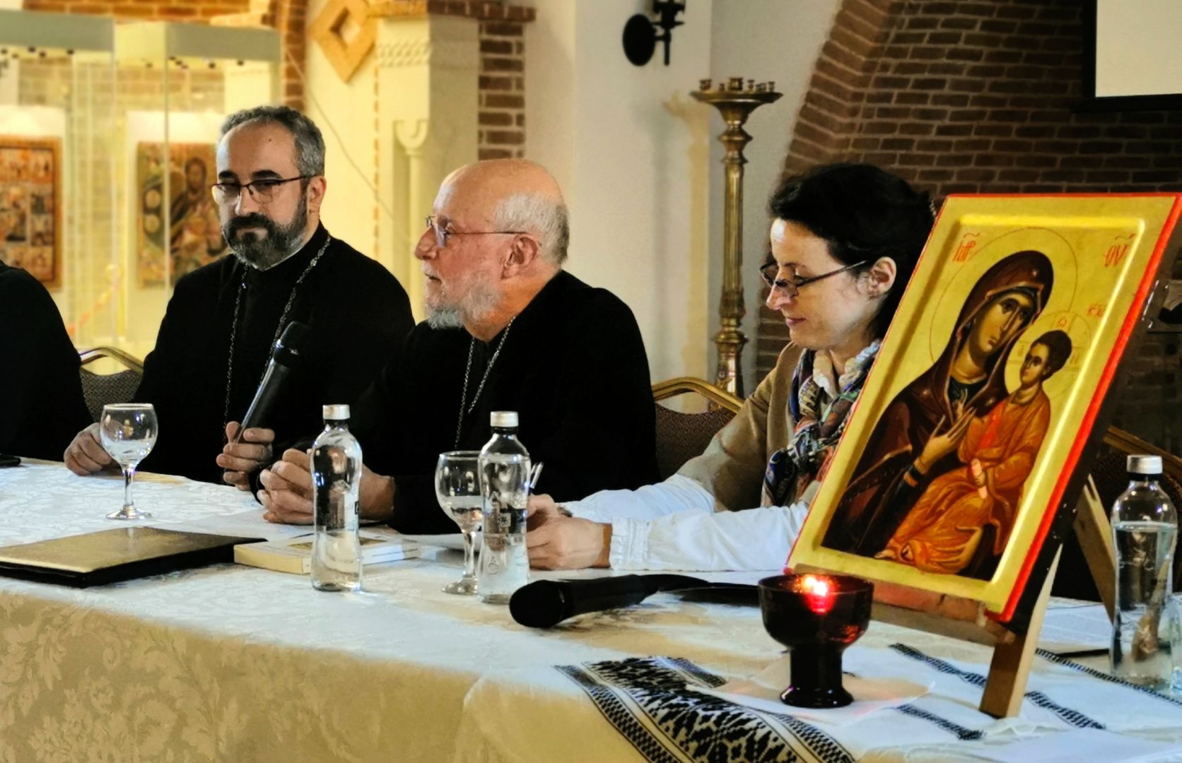 Întâlnire cu și despre rugăciune, în cadrul Consfătuirii catehetice anuale de la Iași