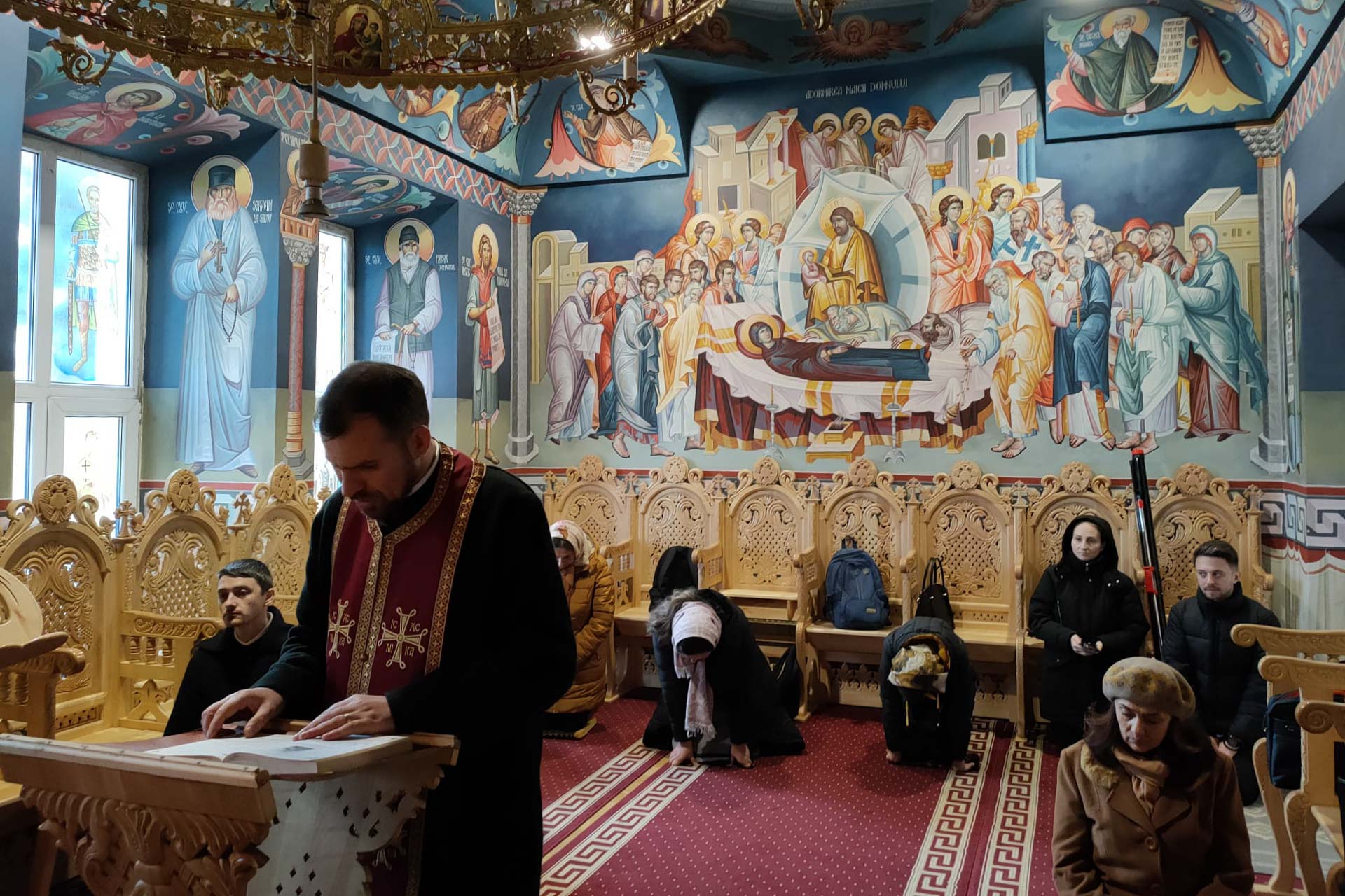 Un grup de profesori de religie din județul Iași în pelerinaj la mănăstirea Dobrovăț Un grup de profesori de religie din județul Iași în pelerinaj la mănăstirea Dobrovăț