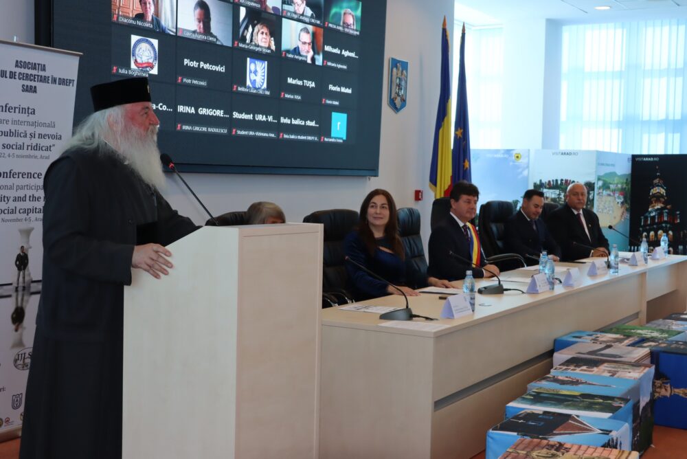 Arad: IPS Părinte Ioan, Mitropolitul Banatului, a primit Distincţia de Excelenţă „Investeşte în resursa umană” Arad: IPS Părinte Ioan, Mitropolitul Banatului, a primit Distincţia de Excelenţă „Investeşte în resursa umană”
