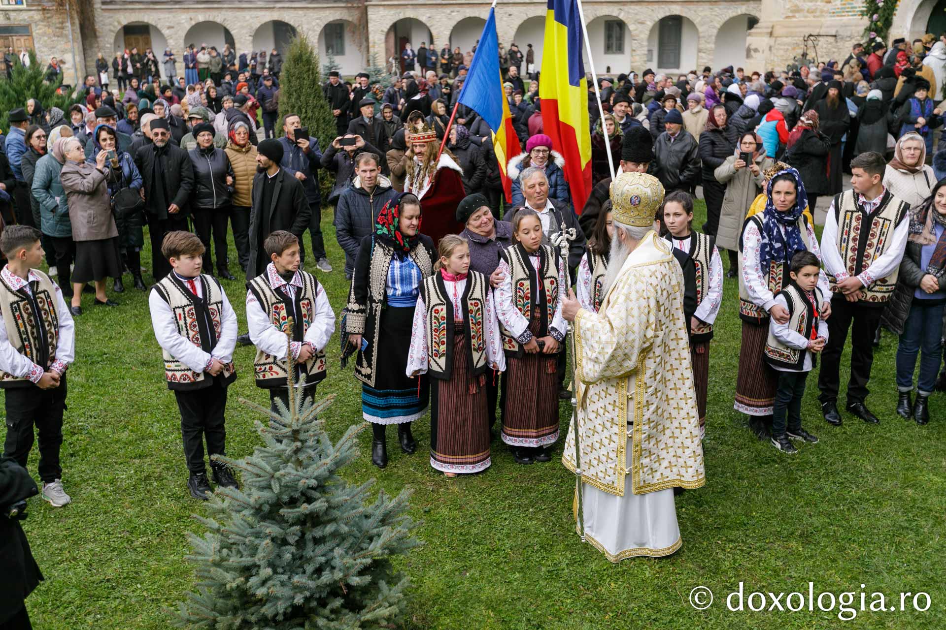 Sărbătoarea Sfântului Paisie Velicicovschi la Mănăstirea Neamț, la 300 de ani de la nașterea marelui isihast