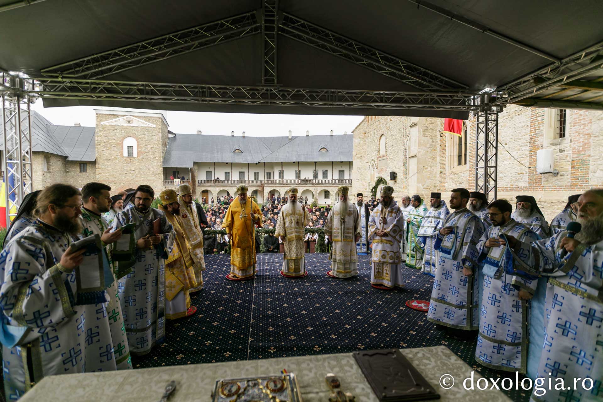 Sărbătoarea Sfântului Paisie Velicicovschi la Mănăstirea Neamț, la 300 de ani de la nașterea marelui isihast
