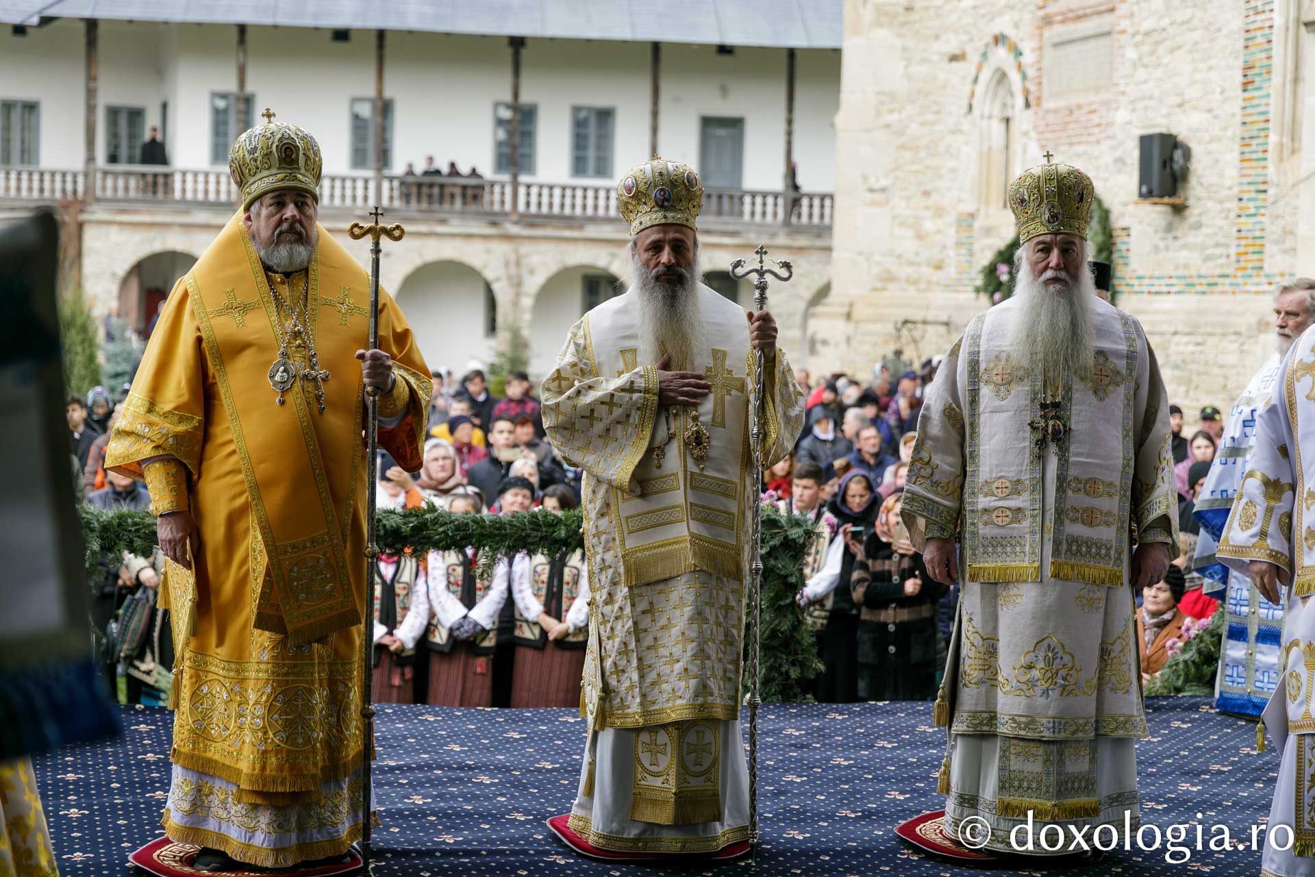 Sărbătoarea Sfântului Paisie Velicicovschi la Mănăstirea Neamț, la 300 de ani de la nașterea marelui isihast