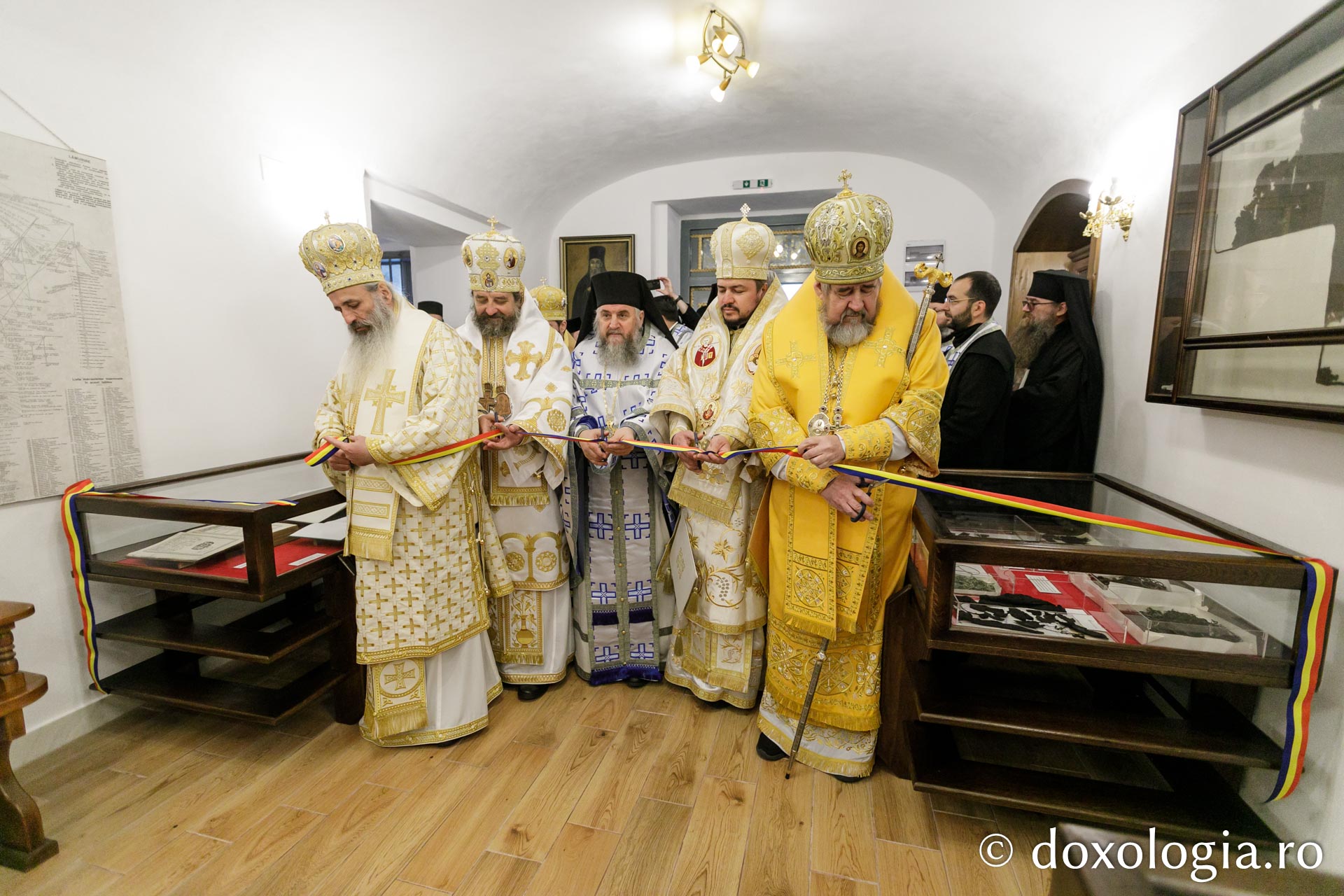 Sărbătoarea Sfântului Paisie Velicicovschi la Mănăstirea Neamț, la 300 de ani de la nașterea marelui isihast