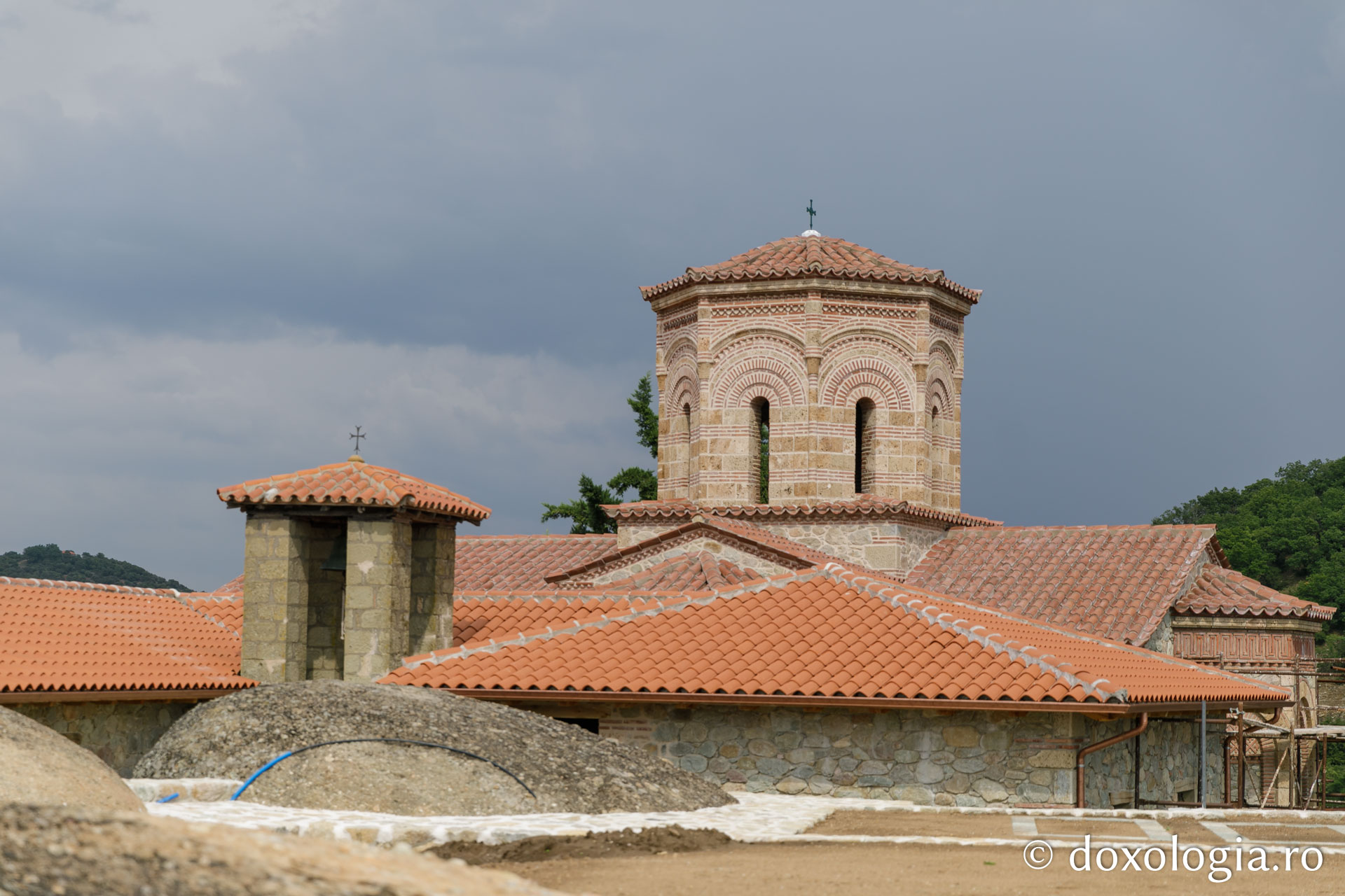 Katholikonul Mănăstirii „Sfânta Treime” – Meteora