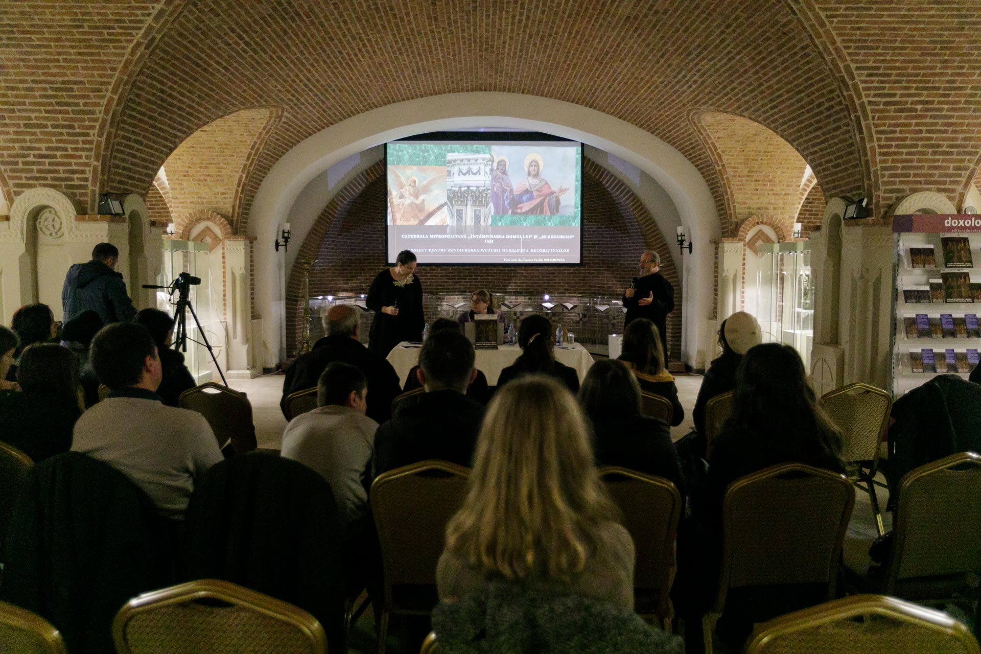 Foto: pr. Silviu Cluci Ziua Porților deschise, la Catedrala Mitropolitană din Iași