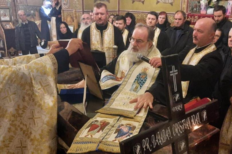 IPS Ioachim s-a rugat la căpătâiul părintelui Cristian Ioan Balaban IPS Ioachim s-a rugat la căpătâiul părintelui Cristian Ioan Balaban