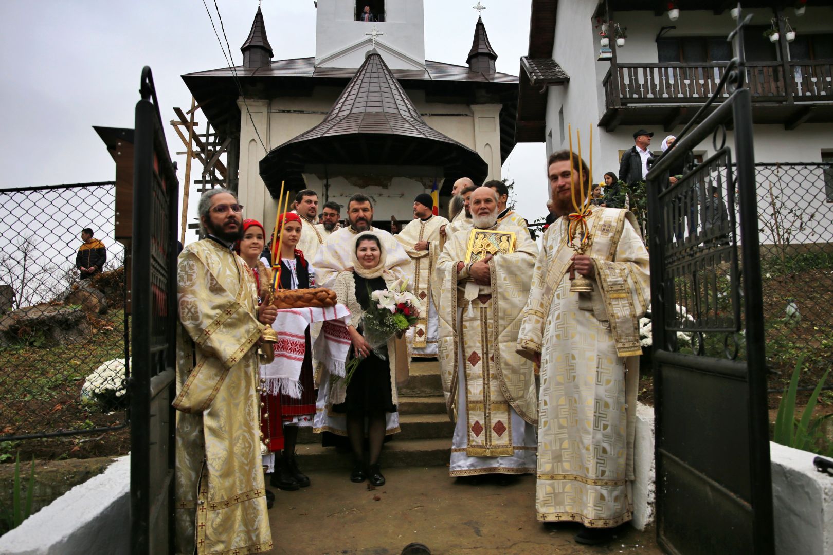 O parohie defavorizată din județul Neamț a inaugurat astăzi un centru socio-educațional