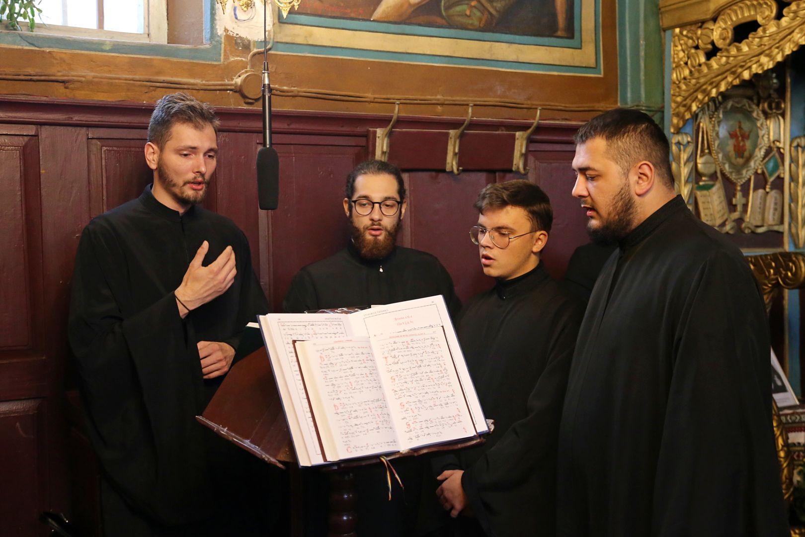 O parohie defavorizată din județul Neamț a inaugurat astăzi un centru socio-educațional