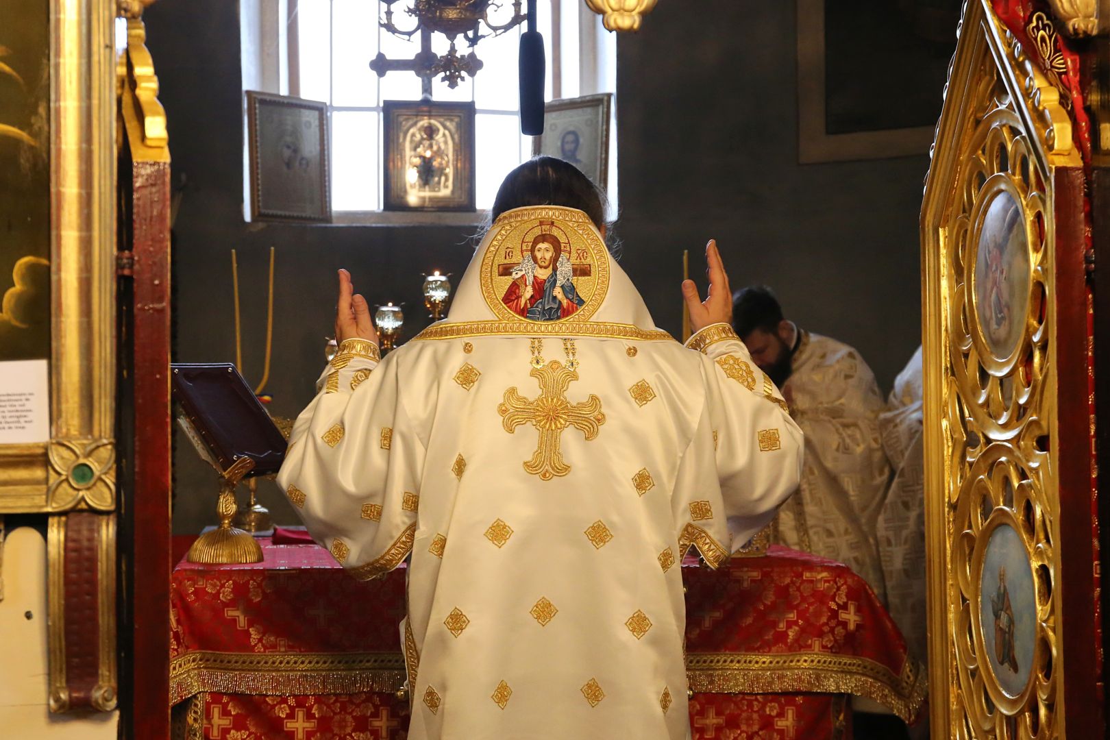 O parohie defavorizată din județul Neamț a inaugurat astăzi un centru socio-educațional