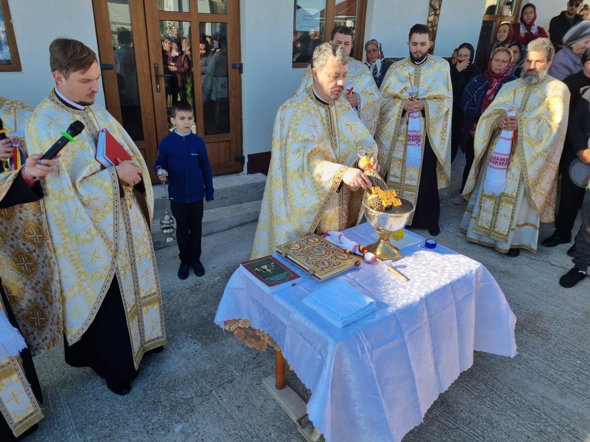Ansamblul Parohiei Rădoaia, Protoieria Sascut, a fost sfinţit