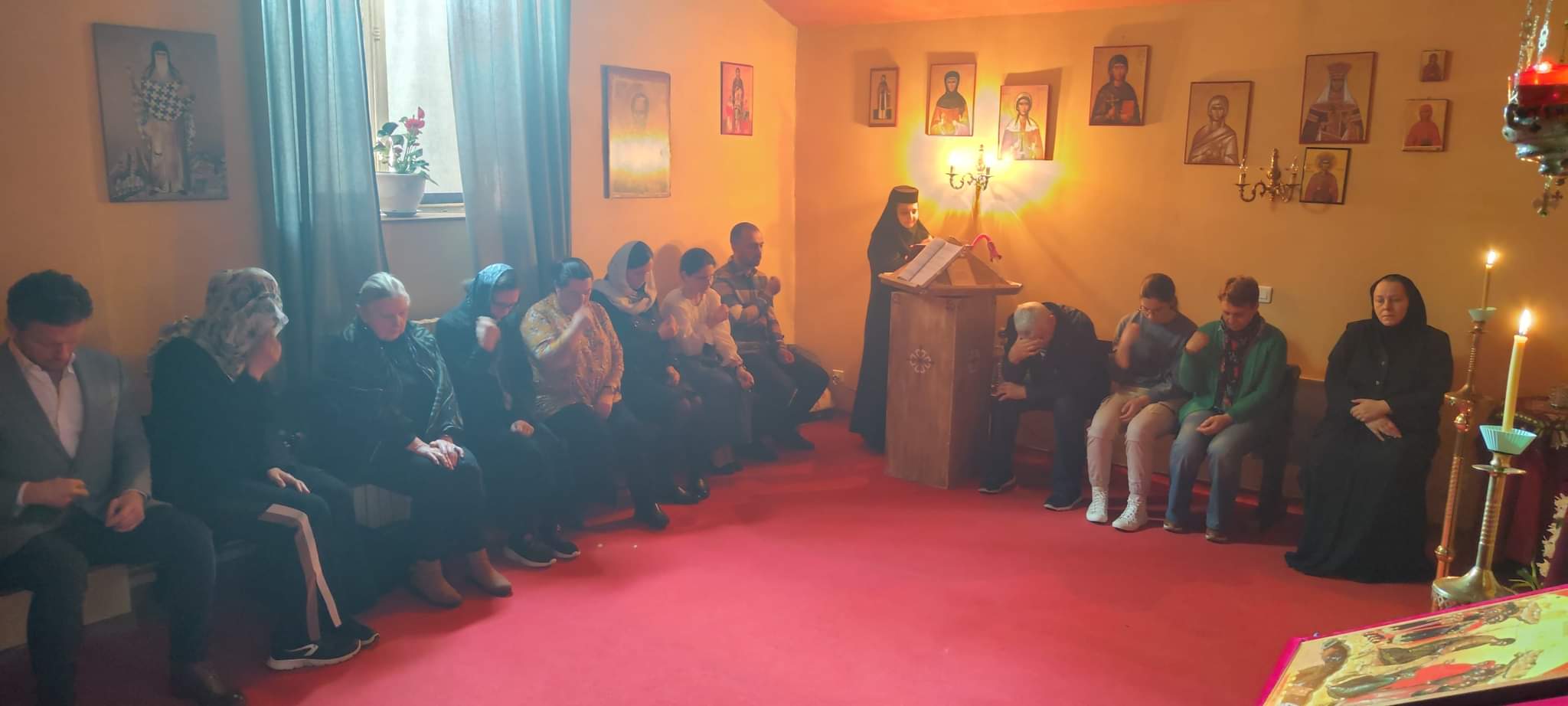 Prima întâlnire a Rugului Aprins al Nepsis în Franța, la Mănăstirea Godoncourt Prima întâlnire a Rugului Aprins al Nepsis în Franța, la Mănăstirea Godoncourt