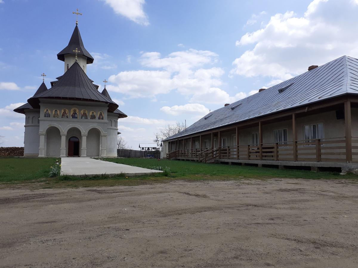 Licitație pentru pictura Schitului Băiceni-Neamț, județul Iași