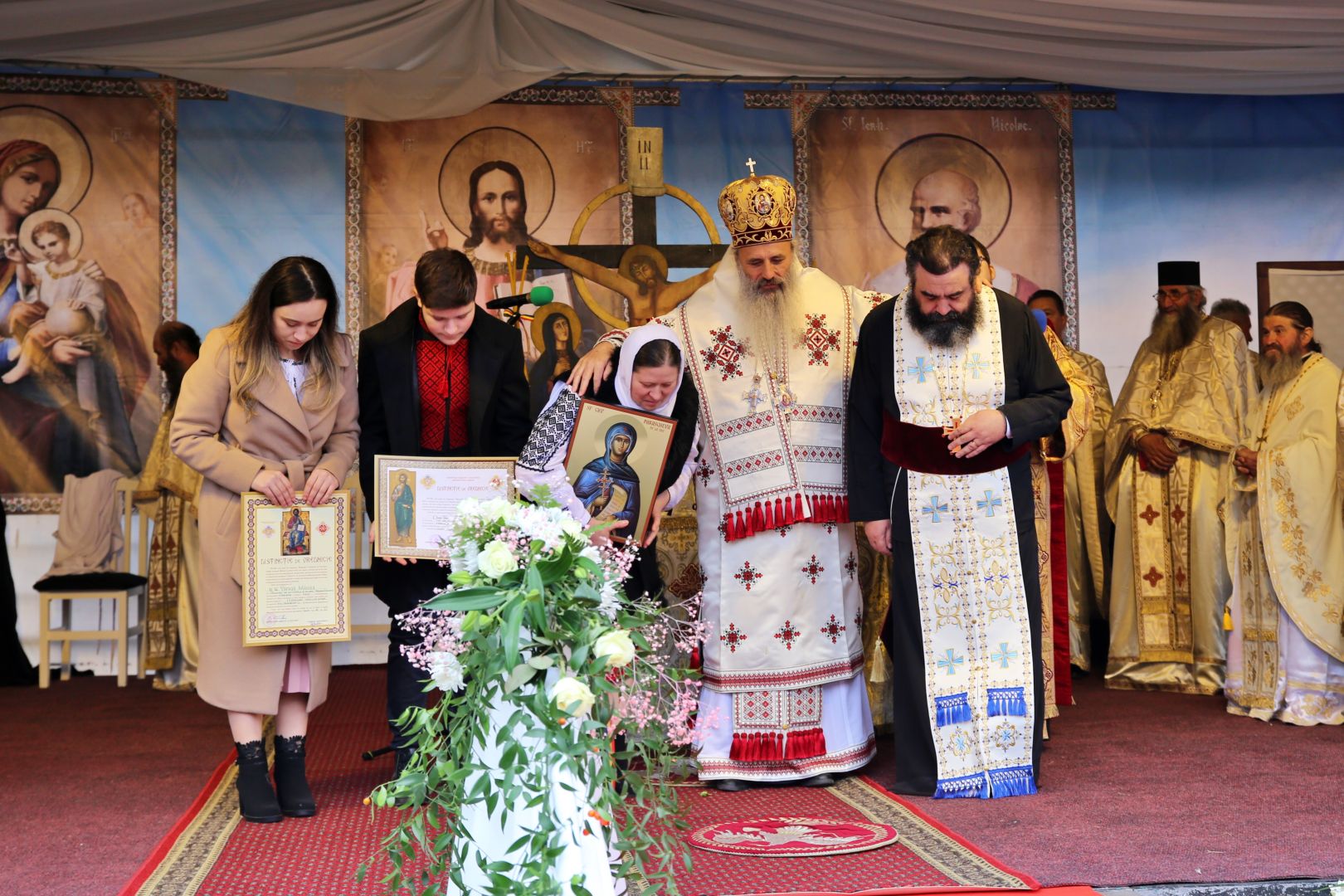 Biserica din Poiana-Deleni a fost resfințită de Mitropolitul Moldovei și Bucovinei