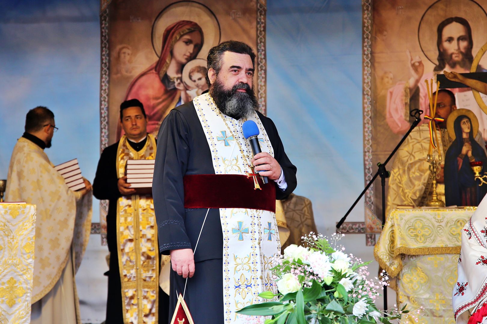 Biserica din Poiana-Deleni a fost resfințită de Mitropolitul Moldovei și Bucovinei