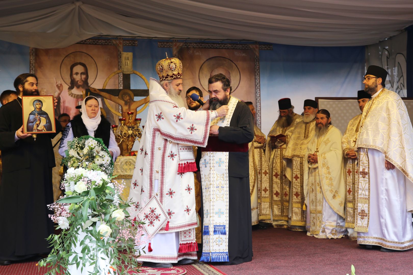Biserica din Poiana-Deleni a fost resfințită de Mitropolitul Moldovei și Bucovinei