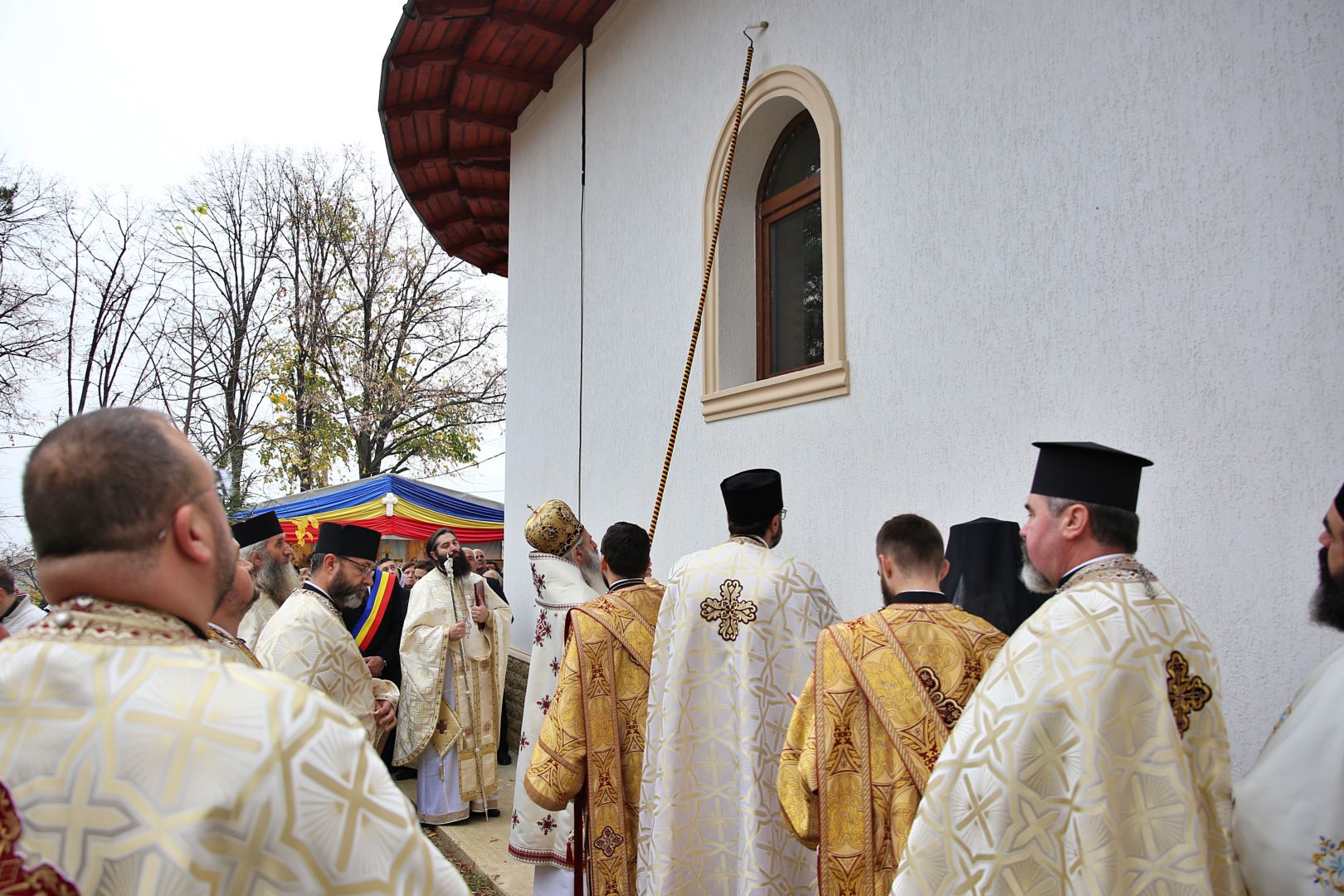 Biserica din Poiana-Deleni a fost resfințită de Mitropolitul Moldovei și Bucovinei