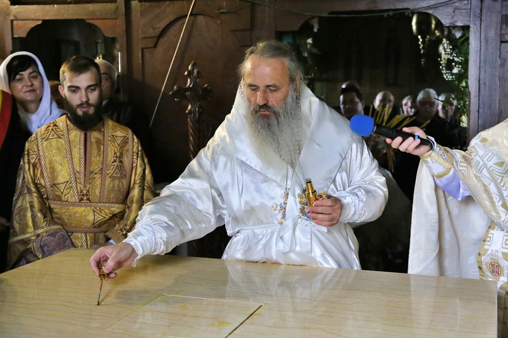 Biserica din Poiana-Deleni a fost resfințită de Mitropolitul Moldovei și Bucovinei