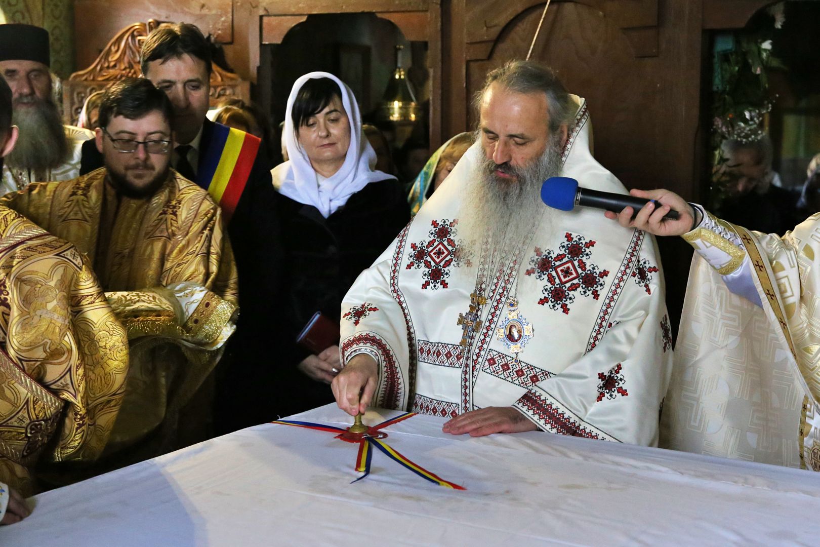 Biserica din Poiana-Deleni a fost resfințită de Mitropolitul Moldovei și Bucovinei